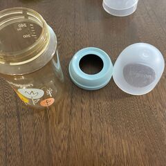ピジョン　母乳実感　哺乳びん（プラスチック製）Flower　240ml