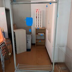中古のハンガーラックを差し上げます。