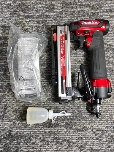 【中古】 【動作OK】 【店頭引取限定】MAKITA（マキタ）10mm高圧エアタッカ AT1025HE 19,800円