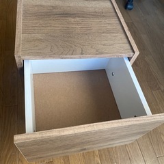 サイドテーブルの画像