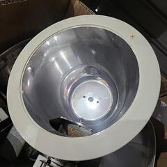 ライトの金具