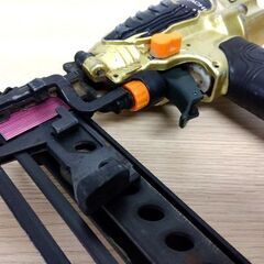 エア漏れあり 日立 フロアタッカ 50㎜ 高圧タッカ N5004HMF 電動工具 HITACHI ゴールド×ブラック 札幌市 中央区 南12条の画像