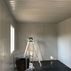 【資材でのご提供】W2m×D3m×H2.5m ジャスト約6㎡・3.7畳 2階建て4個セット現地組立 ユニットハウス 簡易ハウス コンテナハウス 窓二つ付き 納期相談 低コスト 耐火 断熱 防音 耐震 連結可能 増築対策 物置・事務所・別宅・従業員宿舎に最適 日本語説明書付き [兵庫から全国]新品未使用 ユニットハウス プレハブ 海上 コンテナ ログ 仮設住宅 事務所 倉庫 野外 格安 屋上テラスガレージ，カーガレージの画像