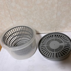 野菜水切り器　台所の画像