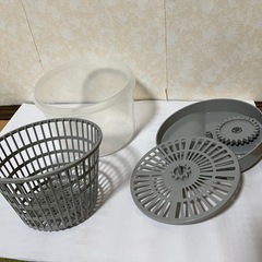 野菜水切り器　台所の画像