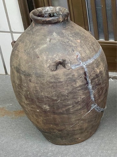 壺 1個 1万円