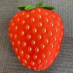 デコボコいちごクッション　人気の画像