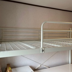 白いロフトベッド
の画像