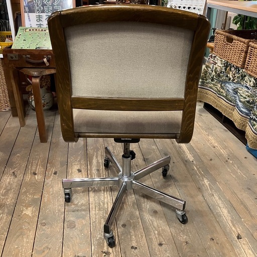 ○未使用！ CURVE カーヴチェア アームレス 丸み 肩肘張らない 北欧