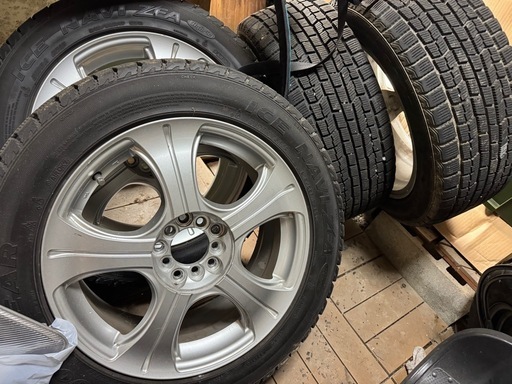スタッドレスタイヤホイール付き