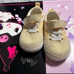 子供用のシューズ スニーカー