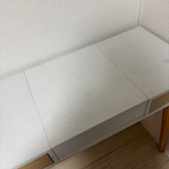 鏡付きドレッサーの画像