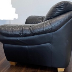 【堀江オレンジストリート】 leatherworldオットマン付 ソファ オールド家具の画像
