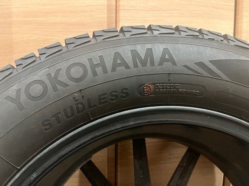 【美品】【値下げ】スタッドレスタイヤ　YOKOHAMAタイヤ　iceGUARD G075 4本セット 225/65R17 　