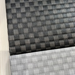 琉球畳 購入時6万円くらい 82センチ×82センチ×厚さ13ミリ 黒4 枚グレー5枚 計9枚　引取り希望 配送も可の画像