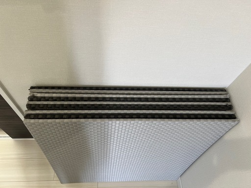 琉球畳 購入時6万円くらい 82センチ×82センチ×厚さ13ミリ 黒4 枚グレー