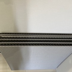 琉球畳 購入時6万円くらい 82センチ×82センチ×厚さ13ミリ 黒4 枚グレー5枚 計9枚　引取り希望 配送も可の画像