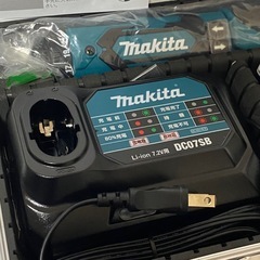 マキタ DF012DSHX 充電式ペンドライバドリル バッテリー2個 アルミケース付きの画像