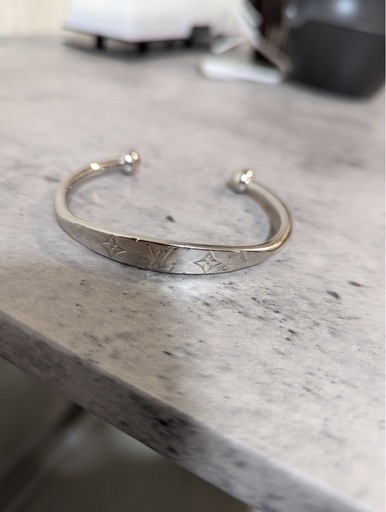 ルイヴィトンブレスレット