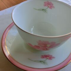 ●光峰作、茶托付き、●コスモスの花柄、湯飲み、●５点セット、●箱入り未使用、●綺麗、画像参照、★お手数をおかけしますプロフィール必読ですの画像