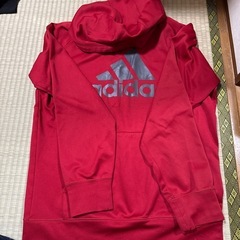 アディダス