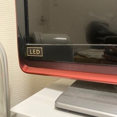 【受け取り限定】テレビ　(衣装ケース二つ、小さめのゴミ箱1つ、使えなくなった電気ストーブも回収していただける方優先にします)の画像
