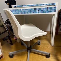 IKEA 勉強机の画像