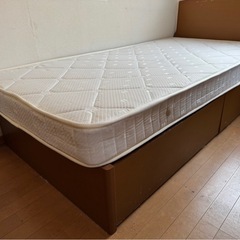 ニトリシングルベッドの画像