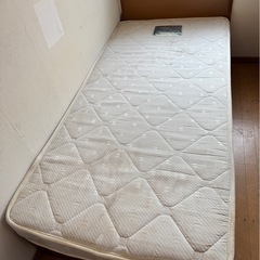 ニトリシングルベッドの画像