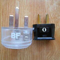 変圧器30W 　トランスレンダー　海外コンセントプラグをまとめての画像
