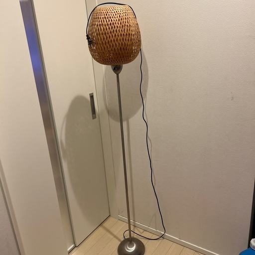 4月１１日引き取り予定。IKEA 電気スタンド