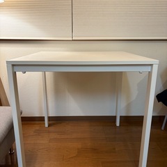 IKEA MELLTORP メルトルプ ダイニングテーブルの画像