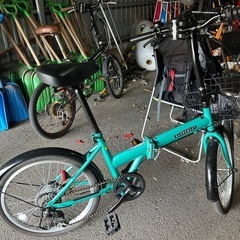 折りたたみ自転車
の画像