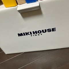 ミキハウス　車のおもちゃの画像
