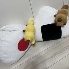 タヌキとキツネ おにぎりクッション里親募集中です！の画像