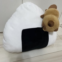 タヌキとキツネ おにぎりクッション里親募集中です！の画像