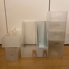 無印良品　ポリプロピレン　ケースたち