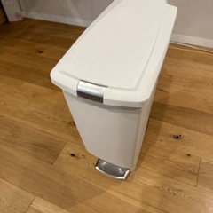 【無料であげます】ゴミ箱simple human スリムステップ...