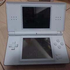 ニンテンドーDSライトとカセット☓2