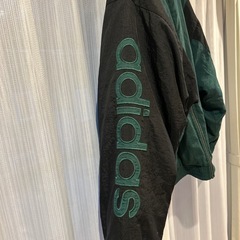 アディダスオリジナルスナイロンジャケット
の画像