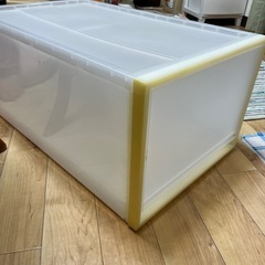 衣装ケース1つ