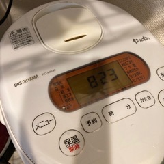 3合炊き炊飯器と電子レンジ
