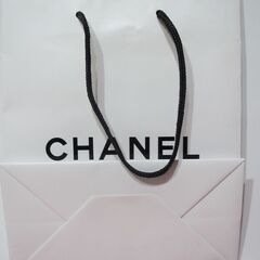 💗白いシャネルの手提げ袋　ＣＨＡＮＥＬ買い物袋３枚組　ショップにて購入のものの画像