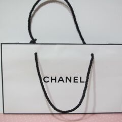 💗白いシャネルの手提げ袋　ＣＨＡＮＥＬ買い物袋３枚組　ショップにて購入のものの画像