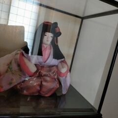 ガラスケース日本人形