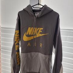 NIKE　未使用　パーカー