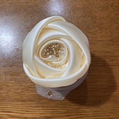 【お譲り先決定済】コサージュ　アイボリー　差し上げます