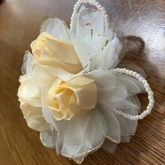 【お譲り先決定済】コサージュ　イエロー　差し上げますの画像