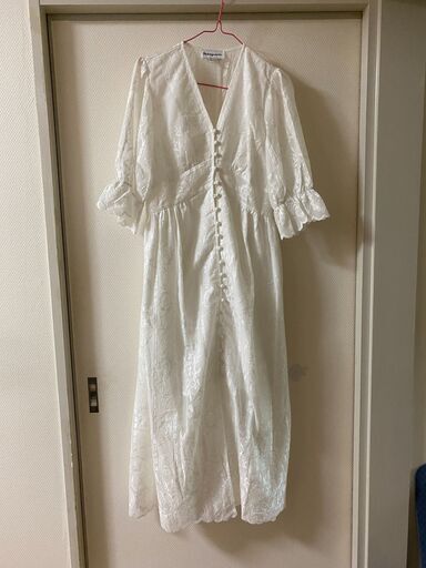 レース刺繍　ロングフレアワンピース　ホワイト　白　綺麗　上品