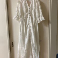 レース刺繍　ロングフレアワンピース　ホワイト　白　綺麗　上品